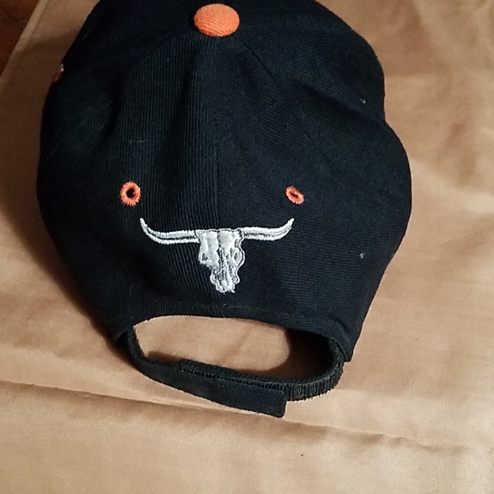 Men's cap - Picture 3 of 3